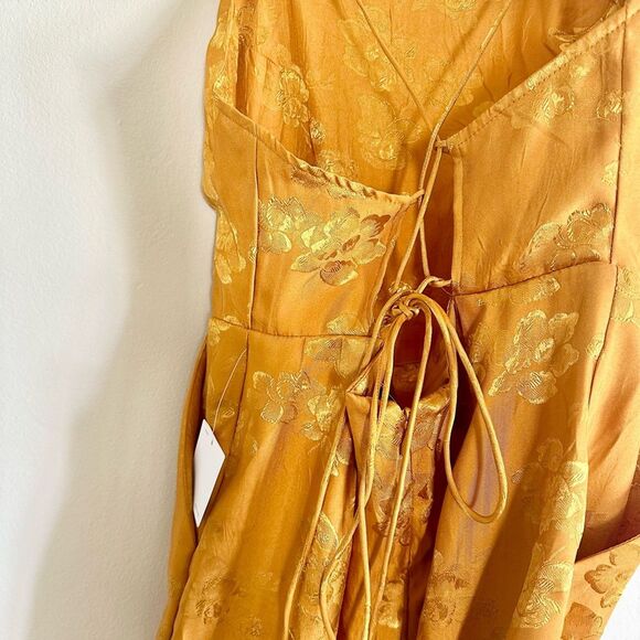 NWT Gold floral satin silk embroidered cropped jumpsuit Urban Outfitters - Picture 3 of 6